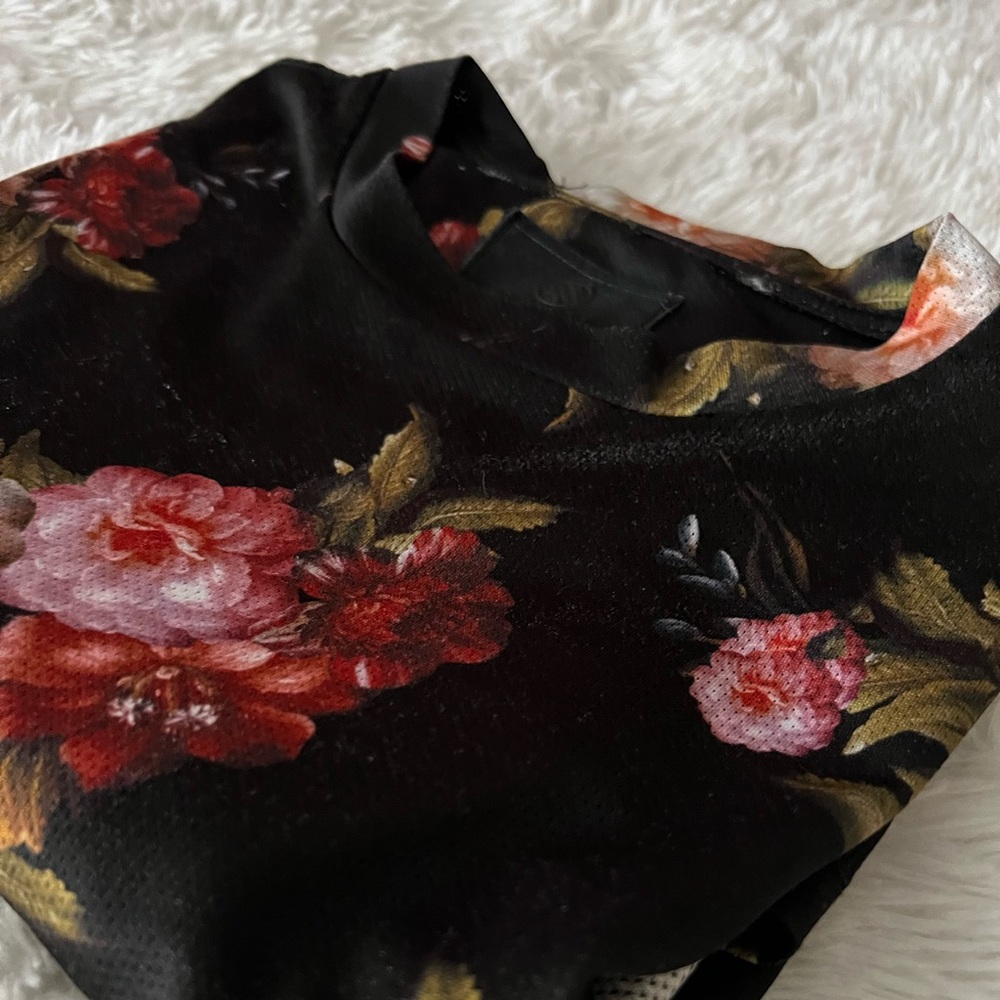 Black flower design t-shirt